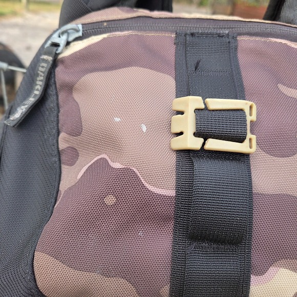 Oakley Icon 2.0 Laptop Backpack Woodland Camo Skull Elite Software Y2k Grunge - Picture 9 of 16